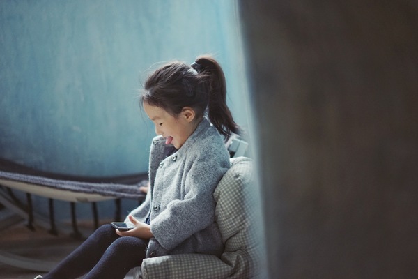 Ways to Keep Your Kids Safe on Their Smartphones