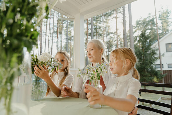 The Benefits of Flower Arranging Workshops for Children with Special Needs