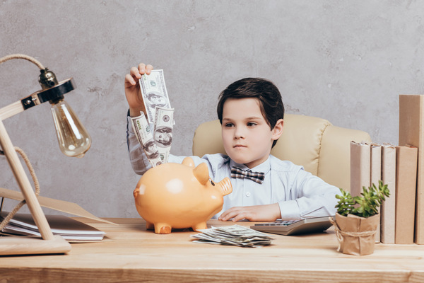 Benefits of Teaching Your Kids About Finance and Investments