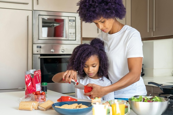 Eight Effective Meal Prep Tips for Working Moms